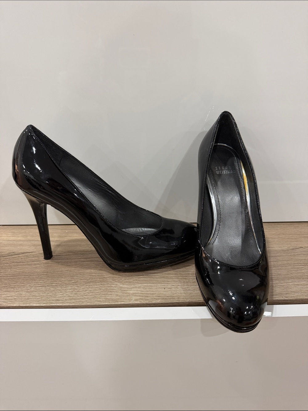 Stuart Weitzman Glossy Black Patent Stiletto Pumps size 9 GUC